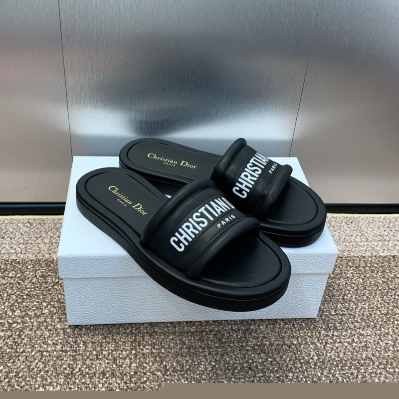 ch**an D*or slippers